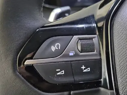 Photo 58 Peugeot 208  Hybrid 100 e-DCS6