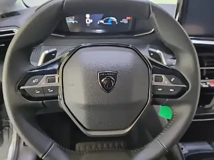 Photo 39 Peugeot 208  Hybrid 100 e-DCS6