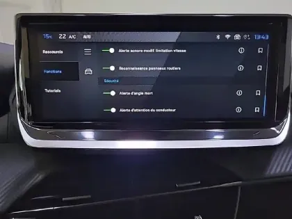 Photo 84 Peugeot 208  Hybrid 100 e-DCS6