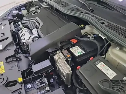 Photo 45 Peugeot 208  Hybrid 100 e-DCS6