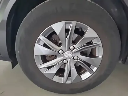 Photo 12 Peugeot 2008  PureTech 130 S&S EAT8