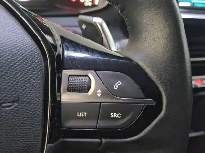 Photo 27 Peugeot 2008  PureTech 130 S&S EAT8