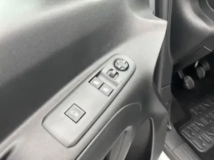 Photo 79 Peugeot Partner  FOURGON XL 950 KG BLUEHDI 100 S&S BVM6