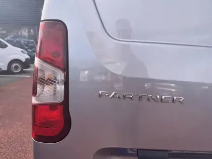 Photo 47 Peugeot Partner  FOURGON XL 950 KG BLUEHDI 100 S&S BVM6