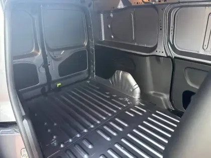 Photo 61 Peugeot Partner  FOURGON XL 950 KG BLUEHDI 100 S&S BVM6