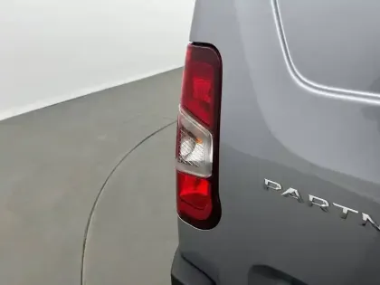 Photo 78 Peugeot Partner  FOURGON XL 950 KG BLUEHDI 100 S&S BVM6