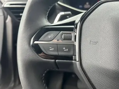 Photo 17 Peugeot 208  PureTech 130 S&S EAT8