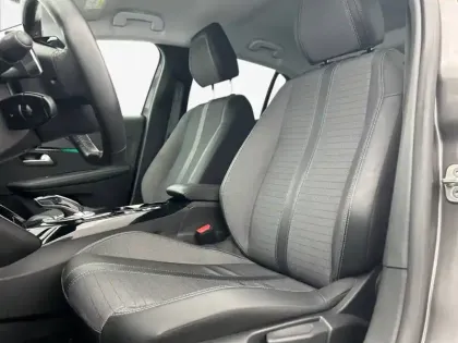 Photo 10 Peugeot 208  PureTech 130 S&S EAT8