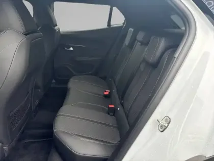 Photo 11 Peugeot 2008  Hybrid 136 e-DCS6