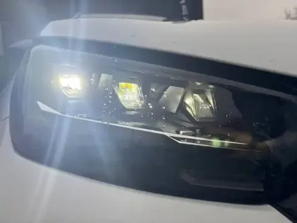 Photo 15 Peugeot 2008  Hybrid 136 e-DCS6