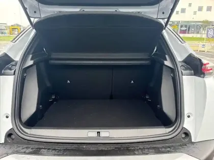 Photo 5 Peugeot 2008  Hybrid 136 e-DCS6