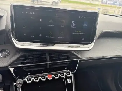 Photo 17 Peugeot 2008  Hybrid 136 e-DCS6