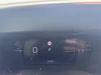 Photo 9 Peugeot 2008  Hybrid 136 e-DCS6