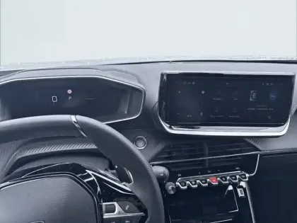 Photo 7 Peugeot 2008  Hybrid 136 e-DCS6