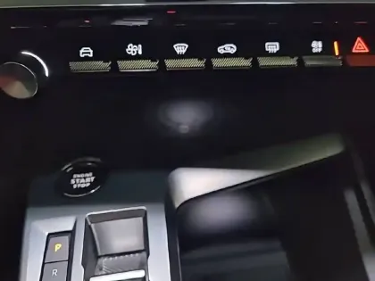 Photo 24 Peugeot 308  PHEV 180 e-EAT8