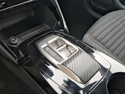 Photo 13 Peugeot 208  Electrique 50 kWh 136ch