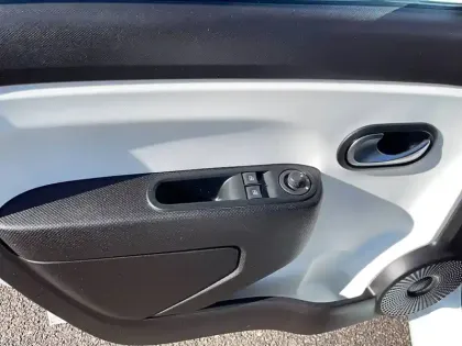 Photo 10 Renault Twingo  III SCe 65 - 21