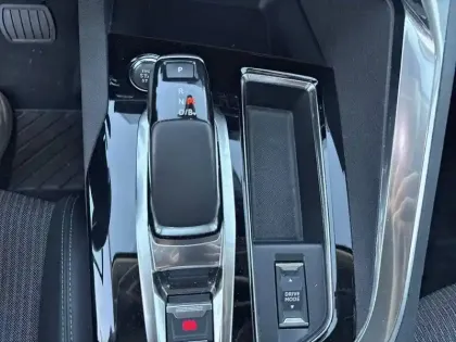 Photo 13 Peugeot 3008  Hybrid 225 e-EAT8