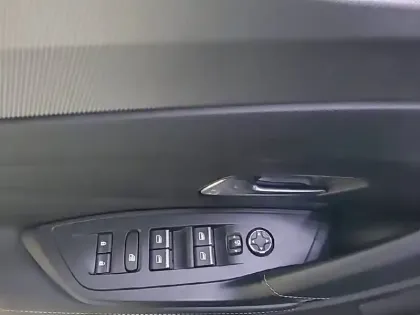 Photo 125 Peugeot 308  PHEV 225 e-EAT8