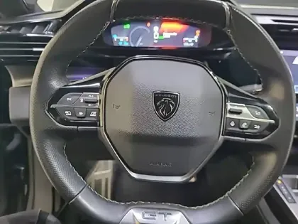 Photo 68 Peugeot 308  PHEV 225 e-EAT8