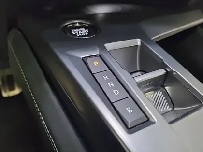 Photo 108 Peugeot 308  PHEV 225 e-EAT8