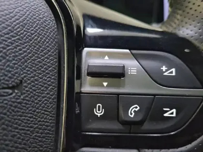 Photo 123 Peugeot 308  PHEV 225 e-EAT8