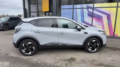 Photo 5 Renault Captur  E-Tech full hybrid 145 ch