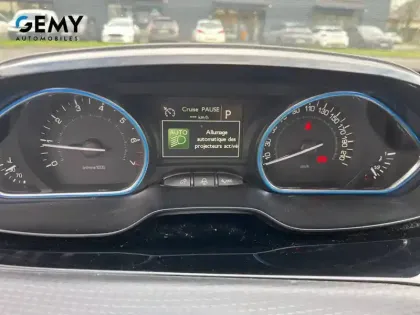 Photo 17 Peugeot 2008  PureTech 110ch S&S EAT6