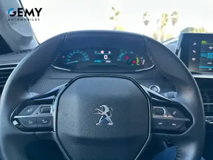 Photo 13 Peugeot 208  Electrique 50 kWh 136ch