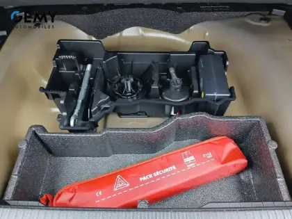 Photo 21 Peugeot 2008  Hybrid 136 e-DCS6