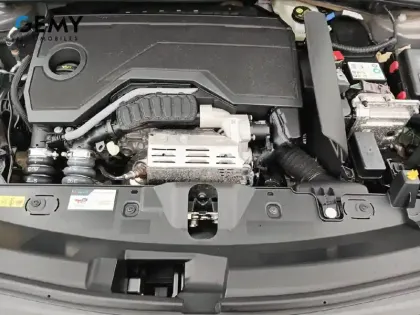 Photo 11 Peugeot 2008  Hybrid 136 e-DCS6