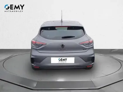 Photo 12 Renault Clio  E-Tech full hybrid 145 ch GSR2