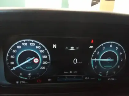 Photo 227 Hyundai Bayon  1.0 T-GDi 100 Hybrid 48V