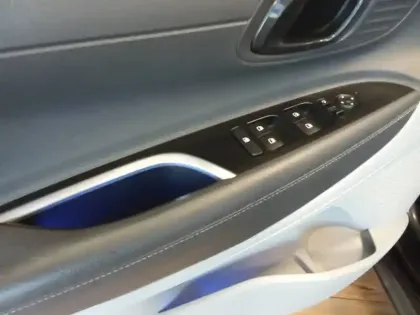 Photo 13 Hyundai Bayon  1.0 T-GDi 100 Hybrid 48V