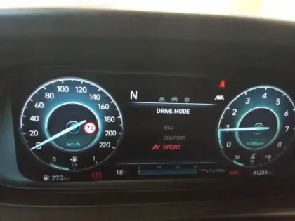 Photo 16 Hyundai Bayon  1.0 T-GDi 100 Hybrid 48V