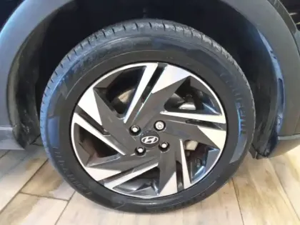 Photo 110 Hyundai Bayon  1.0 T-GDi 100 Hybrid 48V