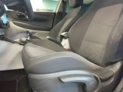 Photo 76 Hyundai Bayon  1.0 T-GDi 100 Hybrid 48V