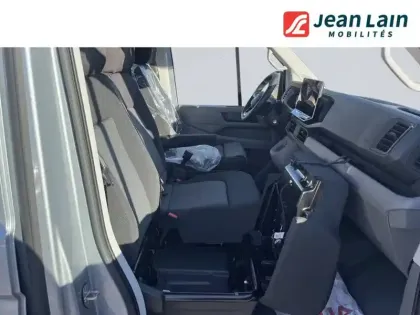 Photo 27 Volkswagen Crafter  VAN 35 L4H3 2.0 TDI 177 CH BVA8 4MOTION