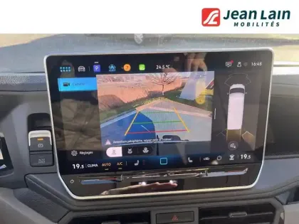 Photo 23 Volkswagen Crafter  VAN 35 L4H3 2.0 TDI 177 CH BVA8 4MOTION