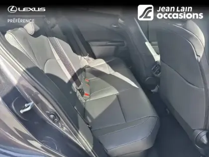 Photo 16 Lexus UX  300h 2WD