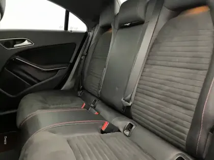 Photo 83 Mercedes CLA  200 d 7-G DCT