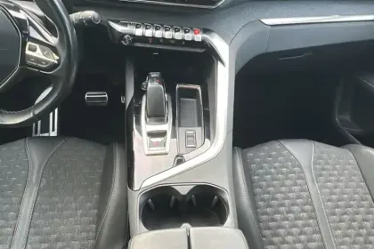 Photo 87 Peugeot 3008  Hybrid 225 e-EAT8