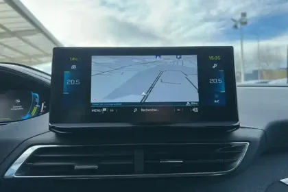 Photo 81 Peugeot 3008  Hybrid 225 e-EAT8