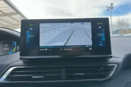 Photo 79 Peugeot 3008  Hybrid 225 e-EAT8