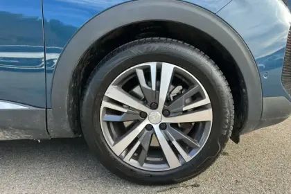 Photo 92 Peugeot 3008  Hybrid 225 e-EAT8