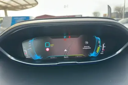 Photo 46 Peugeot 3008  Hybrid 225 e-EAT8