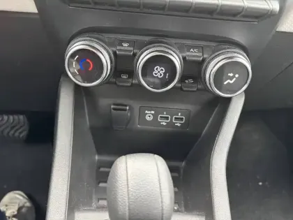 Photo 72 Renault Clio Gén. V (BJA) Ph1 NG Evolution 5