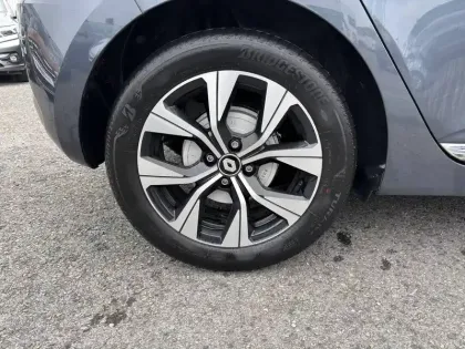 Photo 8 Renault Clio  E-Tech hybride 145