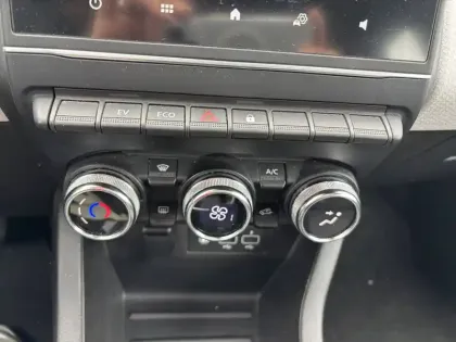 Photo 32 Renault Clio  E-Tech hybride 145