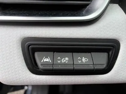 Photo 27 Renault Clio  E-Tech hybride 145